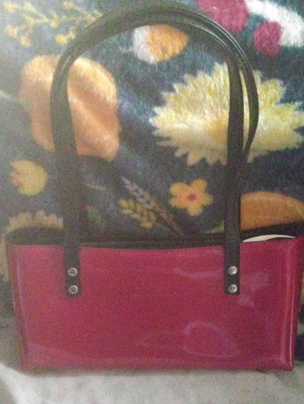 Beijo Red Tote with Black Straps - Picture 4 of 6